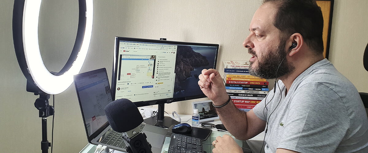 imagem que represente Anderson aprimorando conhecimentos