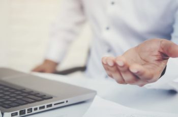 É possível conquistar clientes durante o período de crise? Entenda quais decisões estratégicas favoreceram um case real para colher bons resultados e a importância de manter-se atualizado sempre.