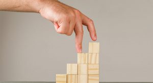 Em busca de uma alternativa para ganhar mais dinheiro na contabilidade? Aprenda como criar uma unidade de negócio dentro do seu negócio contábil e saiba a importância de ter uma estratégia assertiva em relação a sua empresa.