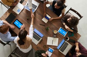 Entenda qual é a importância do uso de tecnologia para ter resultados no mercado de contabilidade e porque o contador precisa manter-se atualizado para agregar valor ao seu serviço.